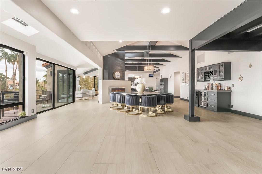 2905 La Mesa Drive