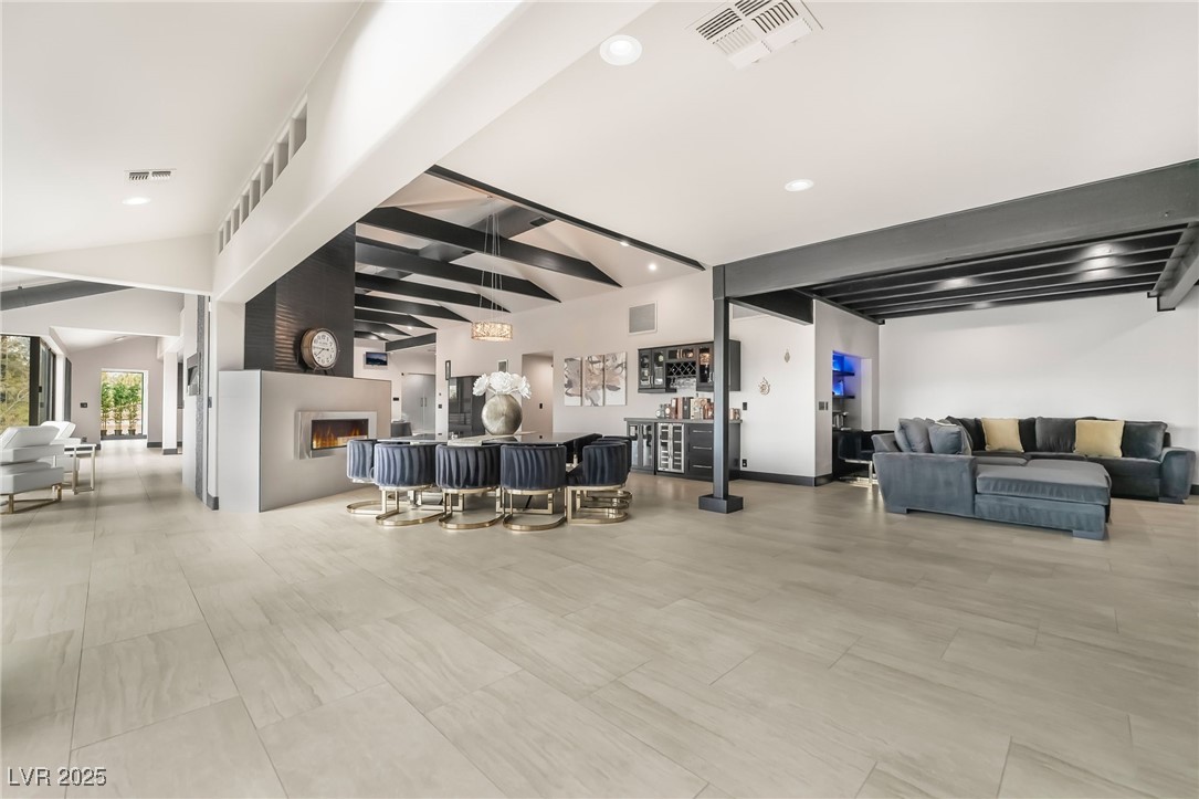 2905 La Mesa Drive