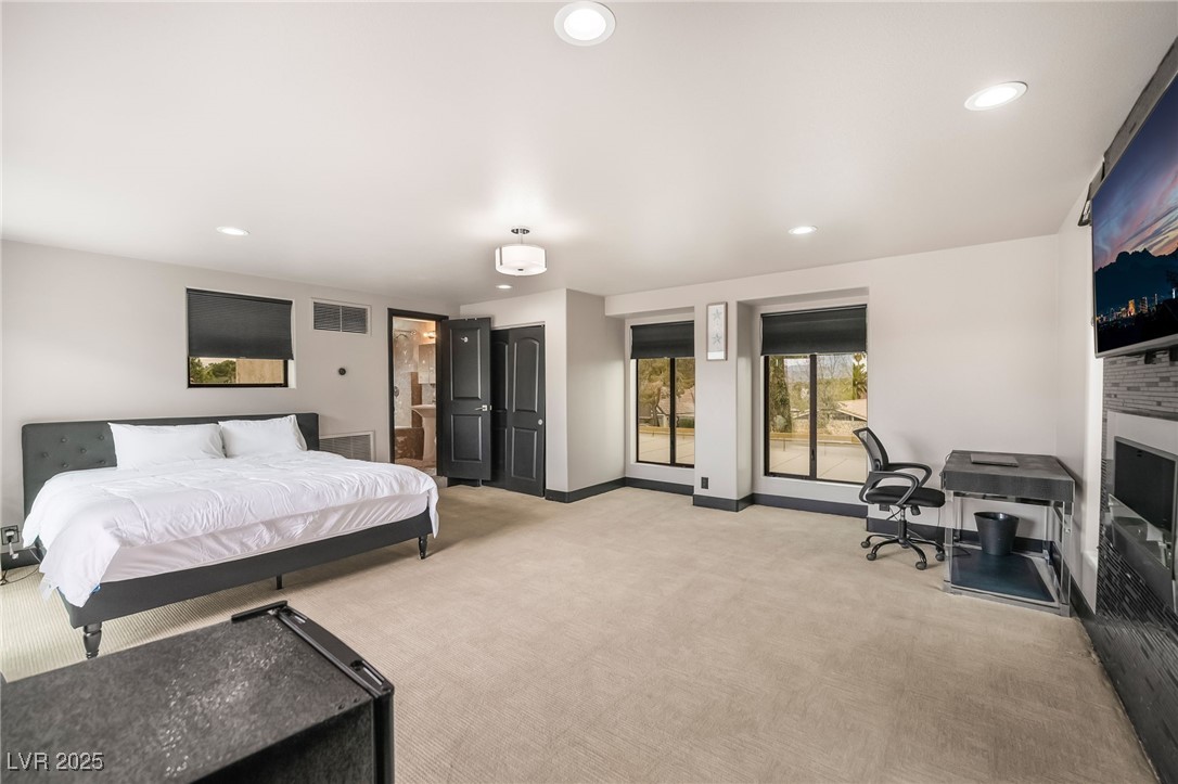 2905 La Mesa Drive