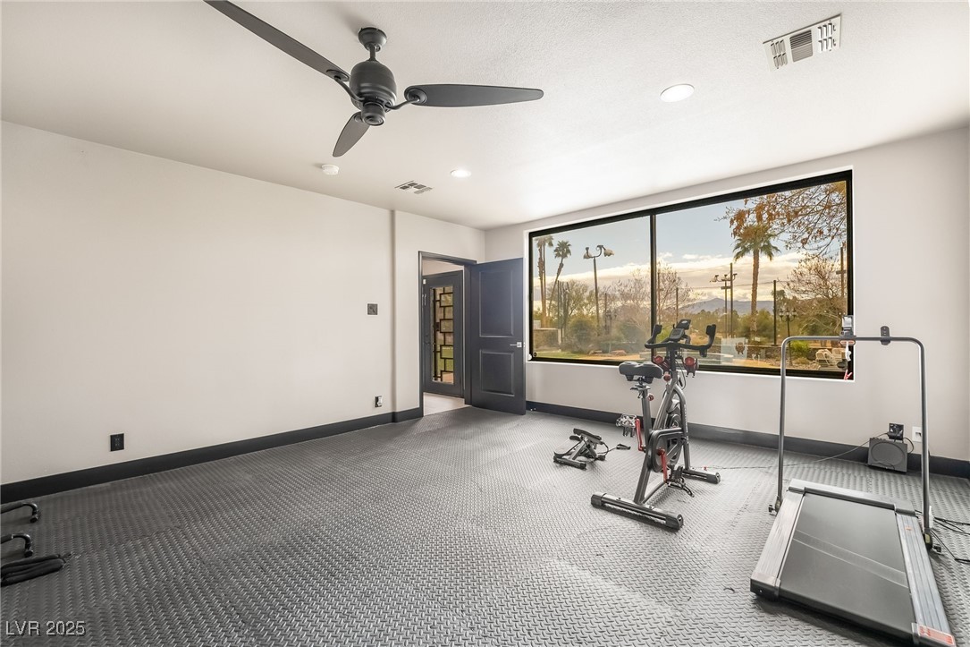 2905 La Mesa Drive