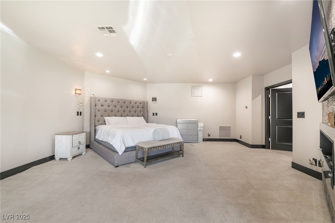 2905 La Mesa Drive