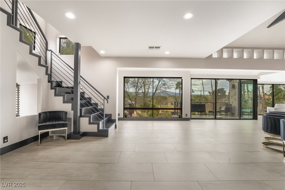 2905 La Mesa Drive