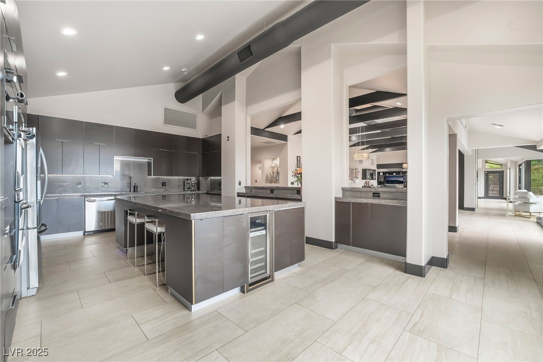 2905 La Mesa Drive