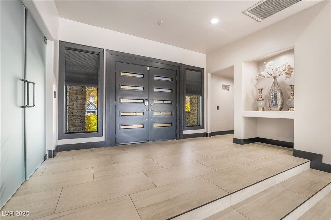 2905 La Mesa Drive