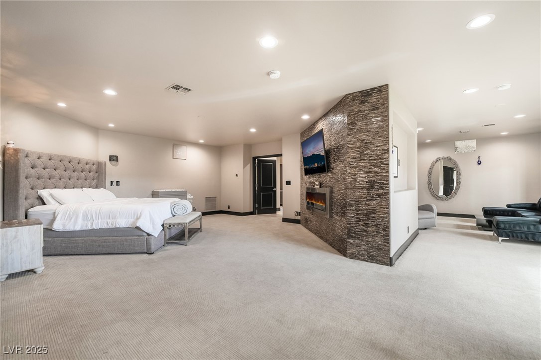2905 La Mesa Drive
