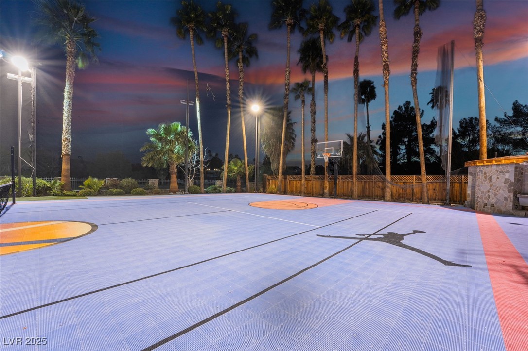 2905 La Mesa Drive