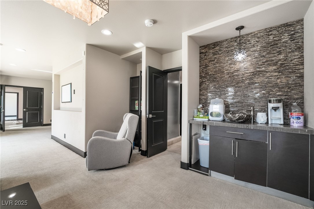 2905 La Mesa Drive