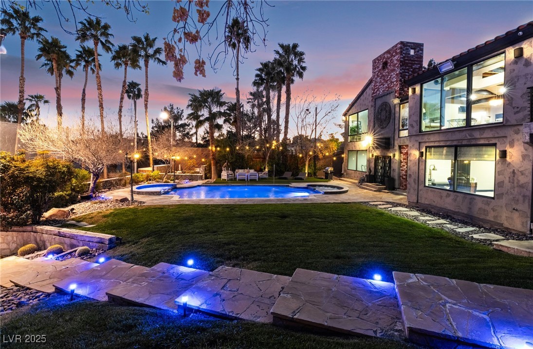 2905 La Mesa Drive