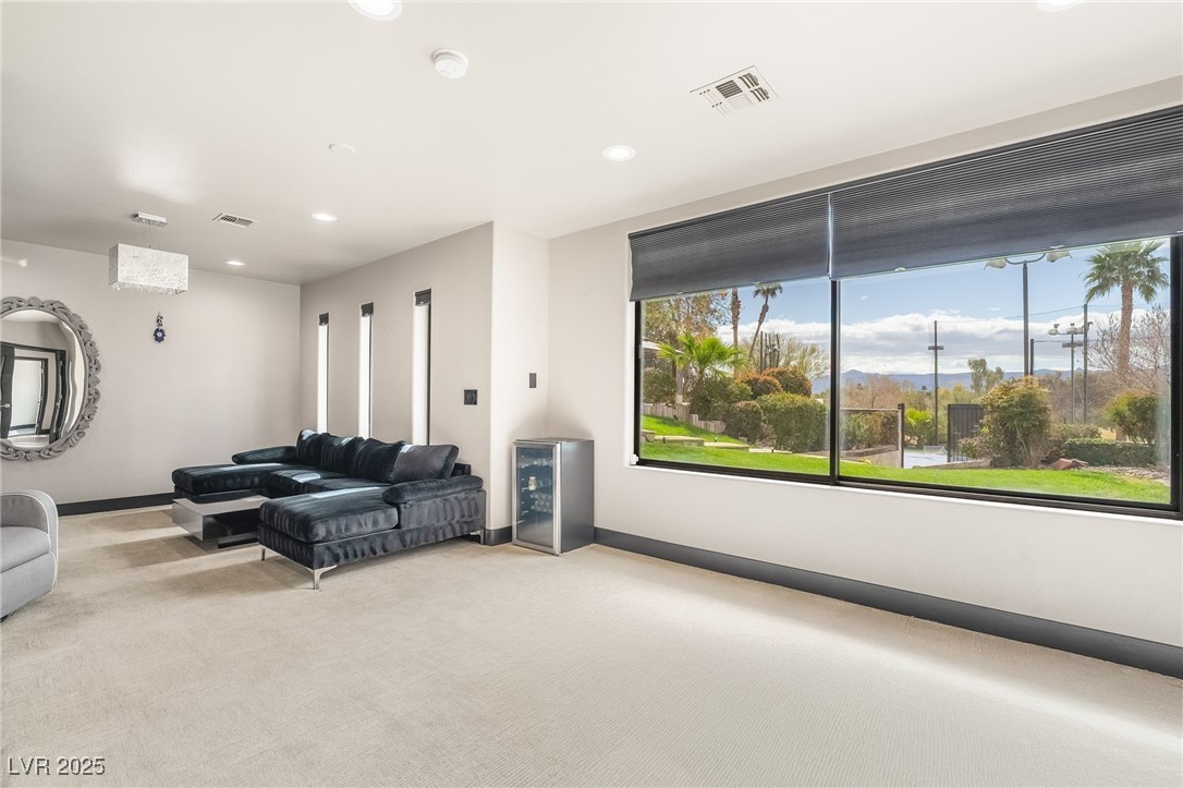 2905 La Mesa Drive