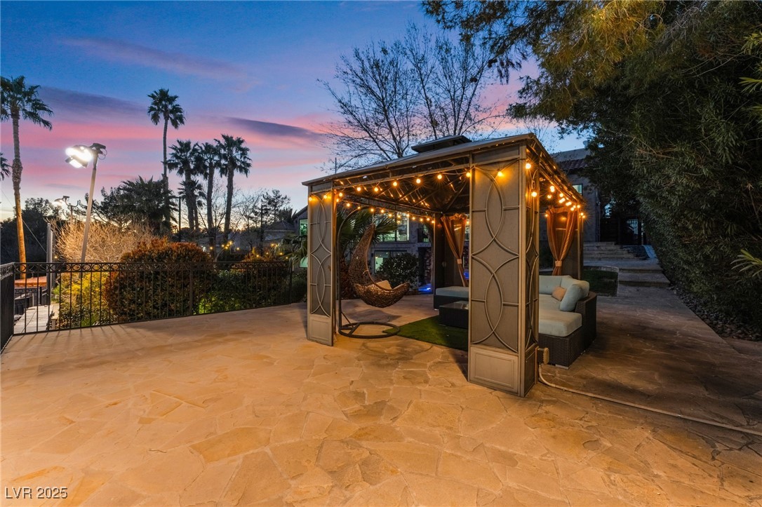 2905 La Mesa Drive