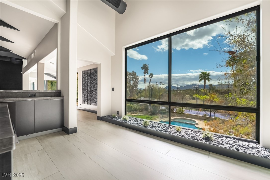 2905 La Mesa Drive
