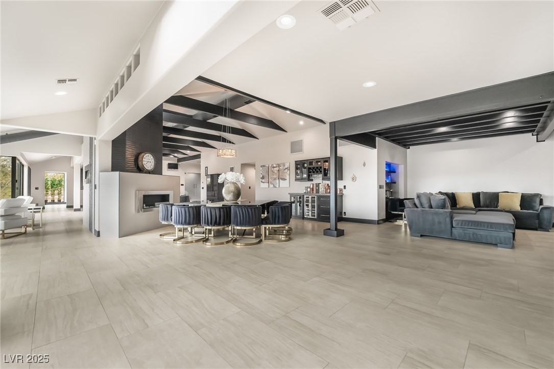 2905 La Mesa Drive