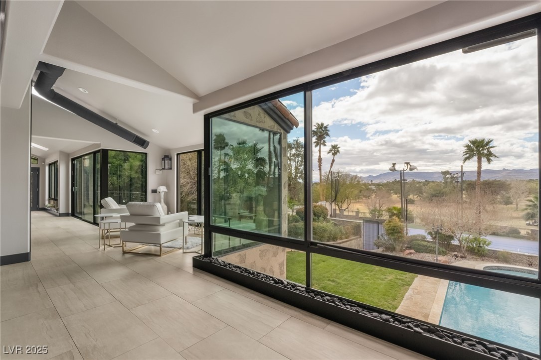 2905 La Mesa Drive