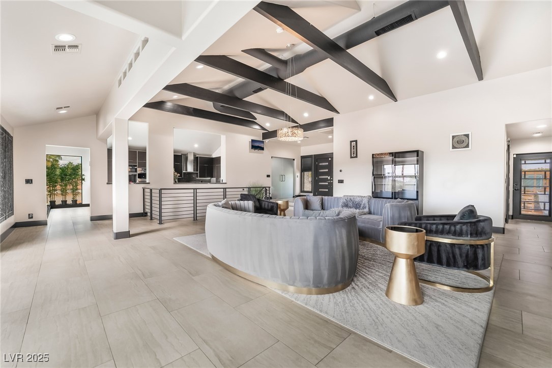 2905 La Mesa Drive