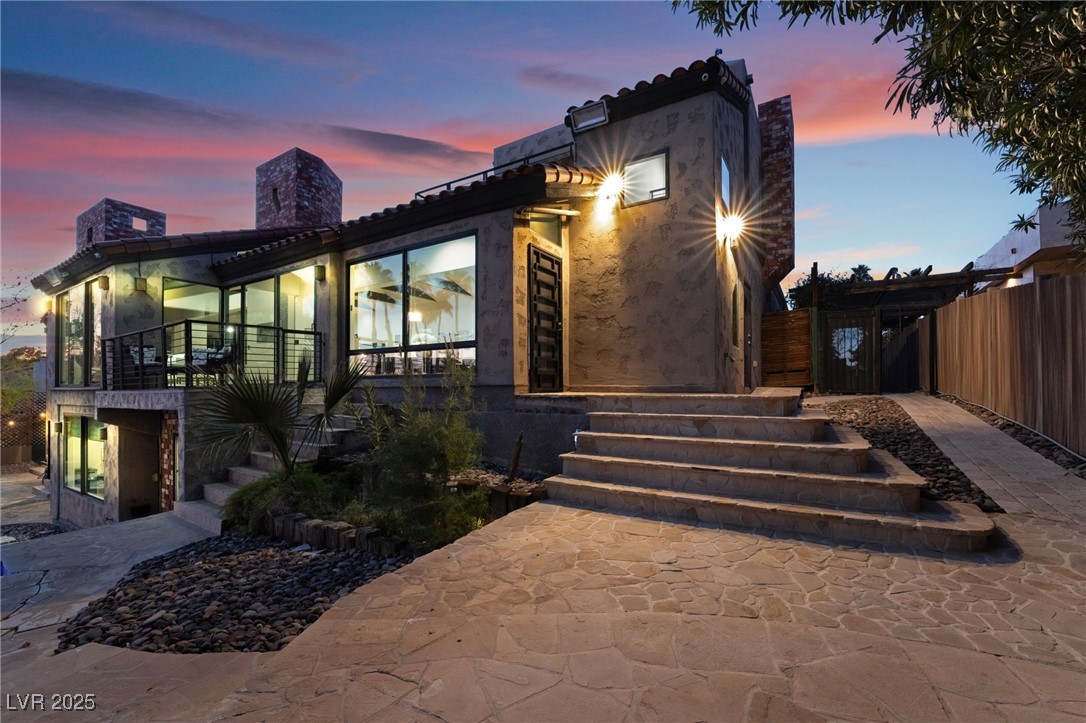 2905 La Mesa Drive