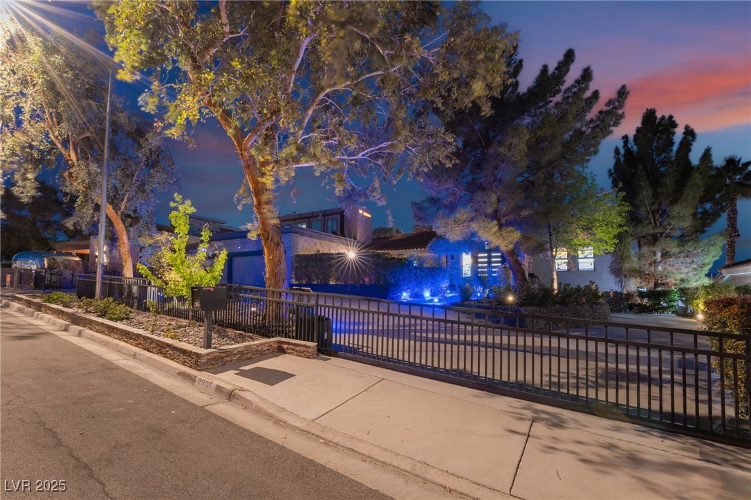 2905 La Mesa Drive