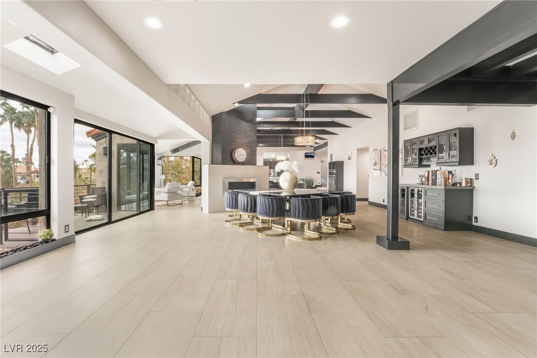 2905 La Mesa Drive