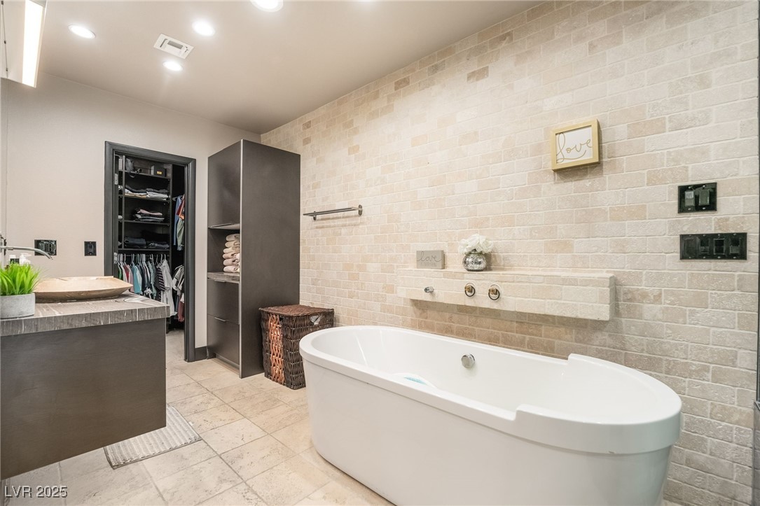 2905 La Mesa Drive