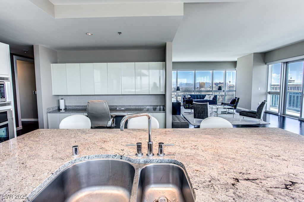 4471 Dean Martin Drive 3710