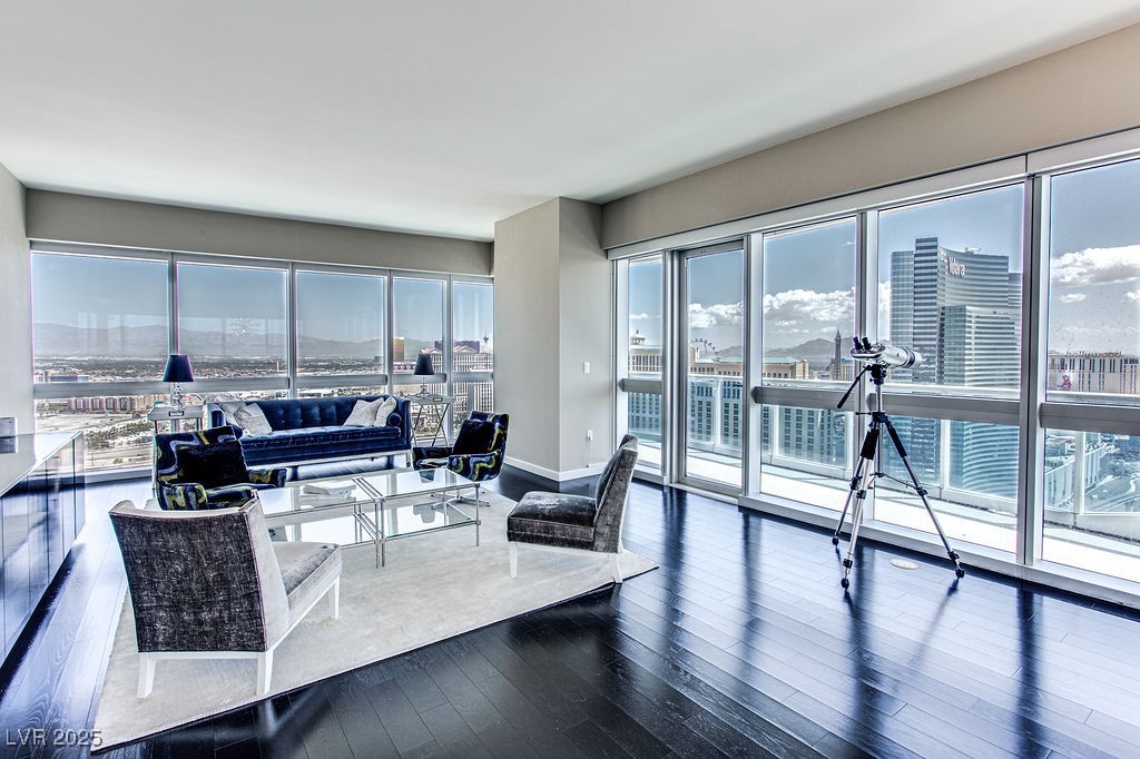 4471 Dean Martin Drive 3710