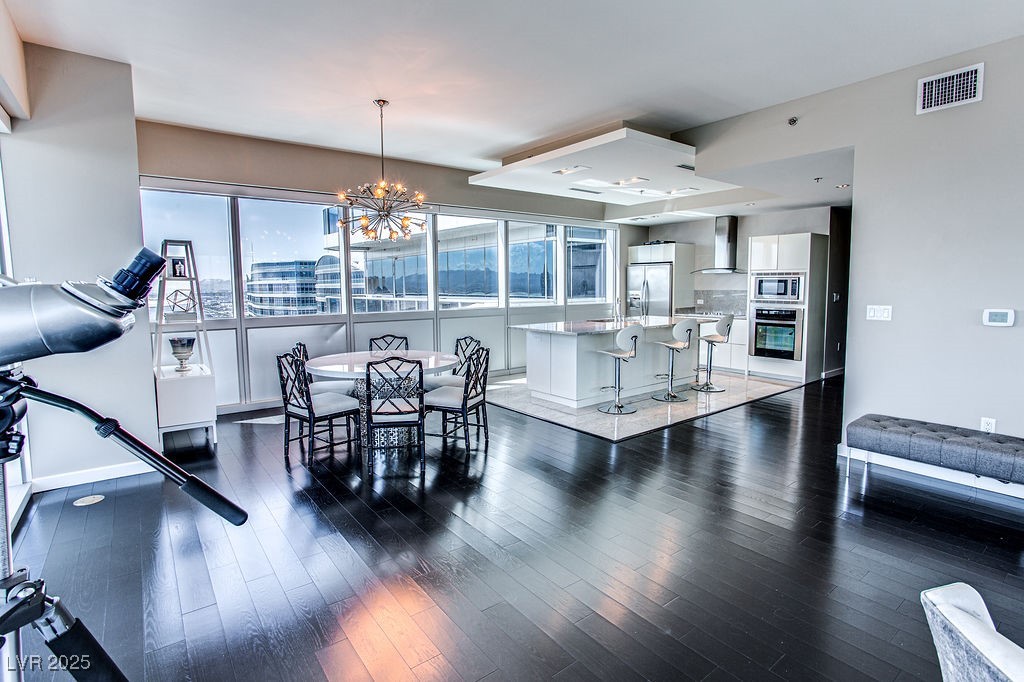 4471 Dean Martin Drive 3710