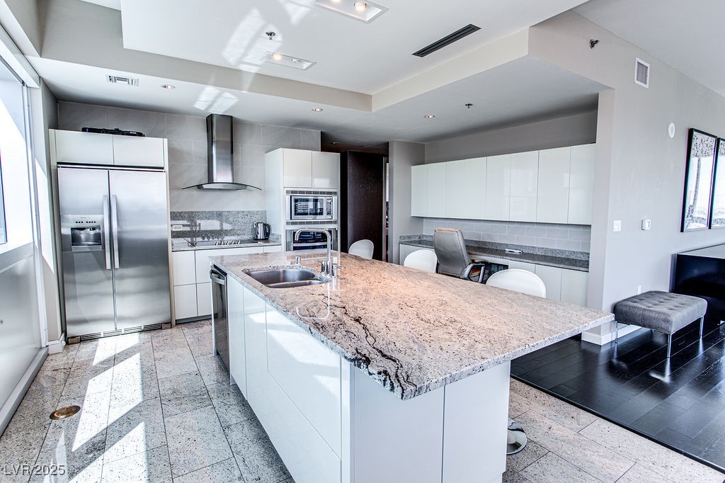 4471 Dean Martin Drive 3710