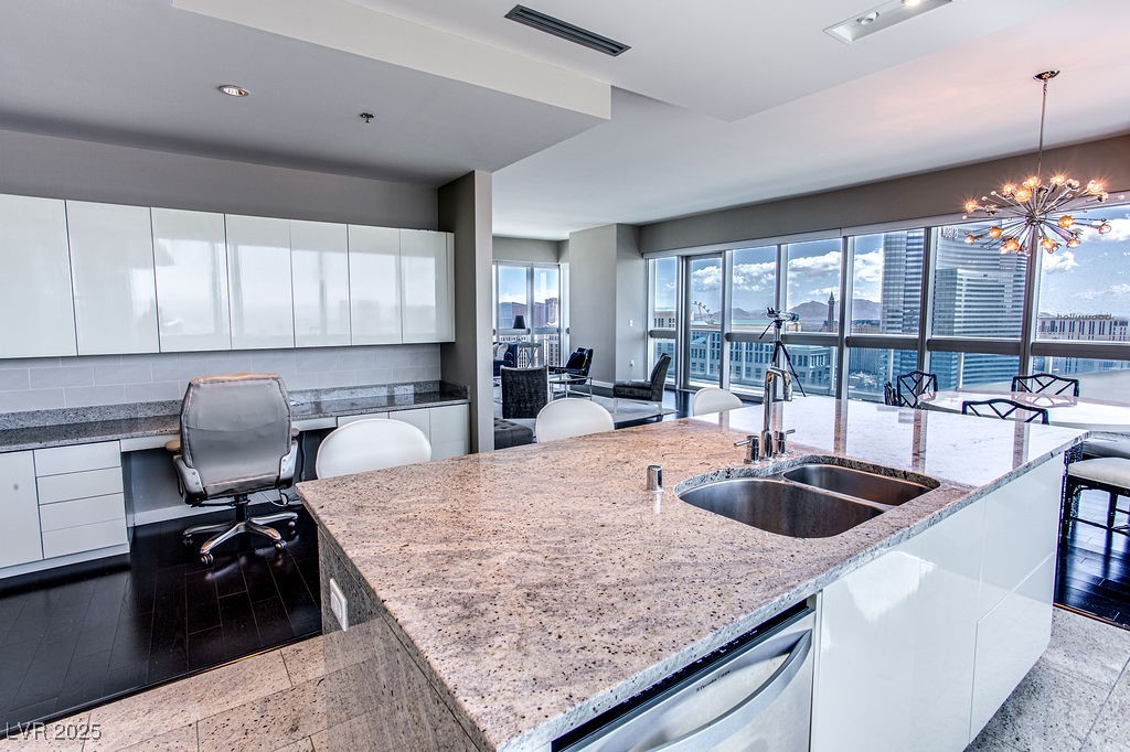4471 Dean Martin Drive 3710