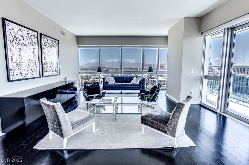 4471 Dean Martin Drive 3710