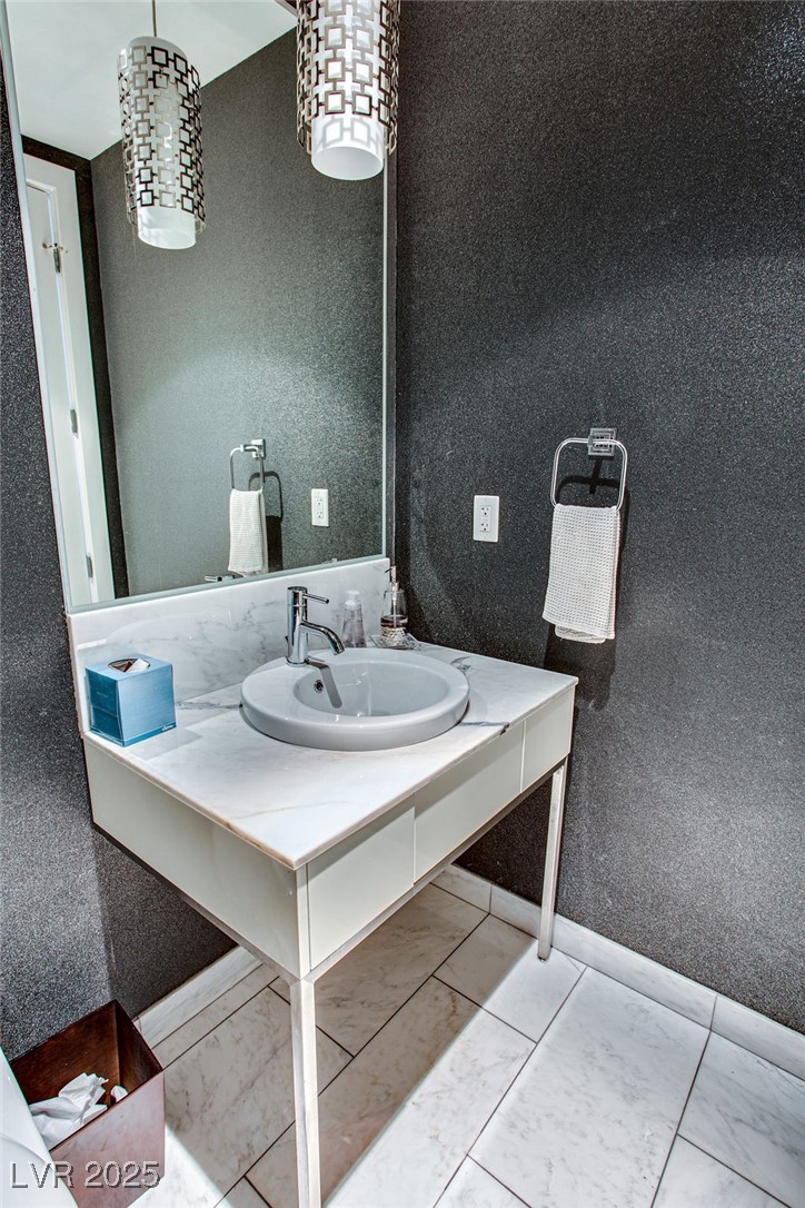 4471 Dean Martin Drive 3710