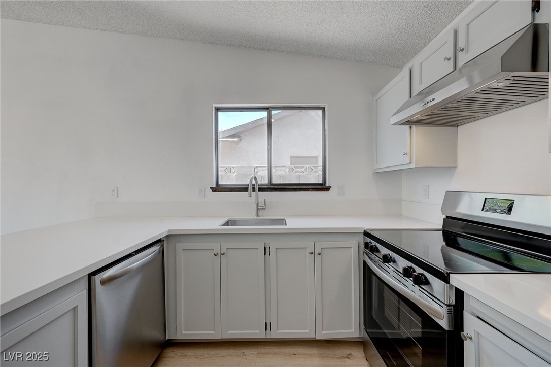 3158 High View Drive