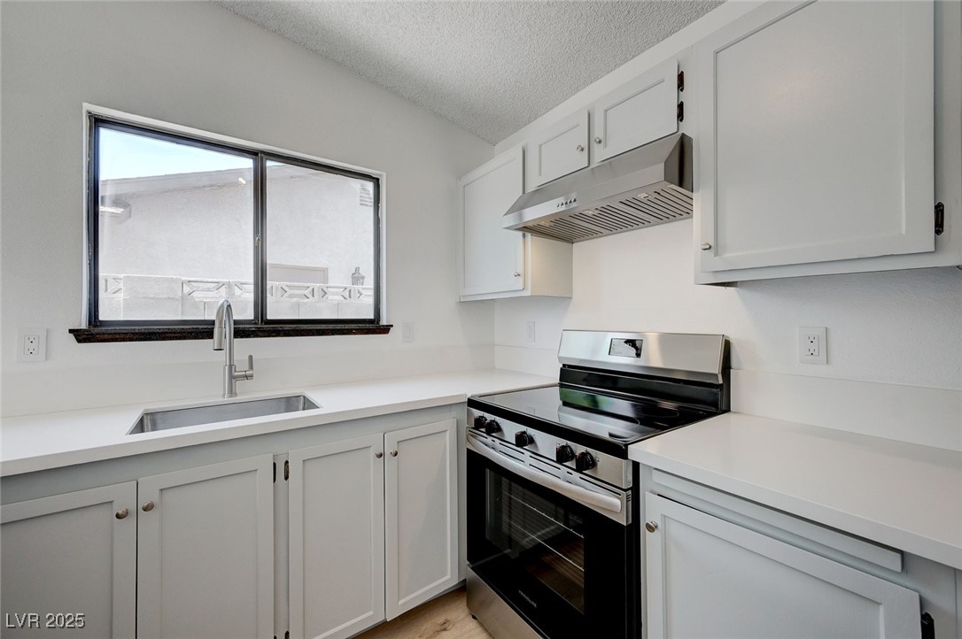 3158 High View Drive