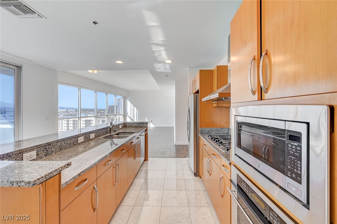 4575 Dean Martin Drive 1108