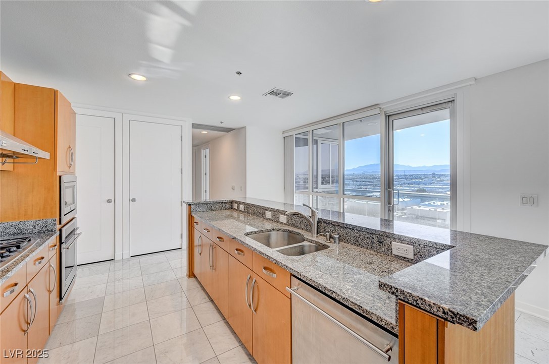 4575 Dean Martin Drive 1108