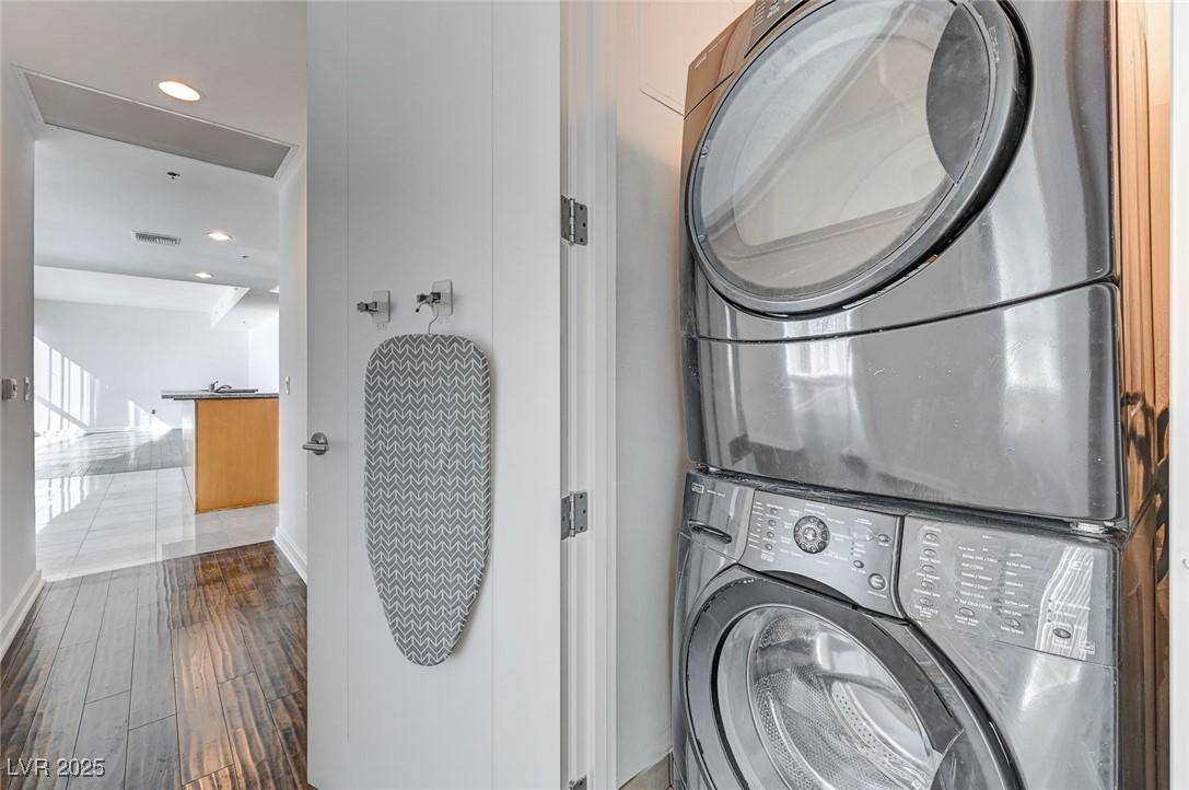 4575 Dean Martin Drive 1108