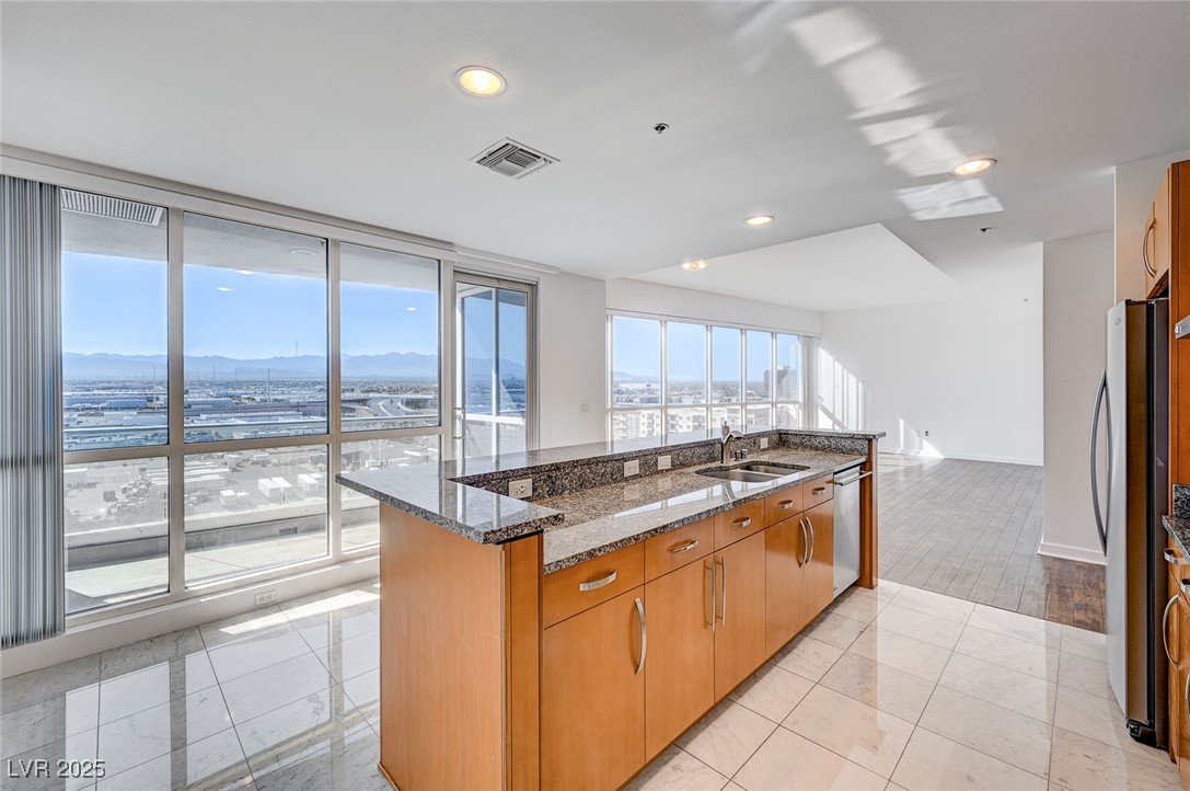 4575 Dean Martin Drive 1108