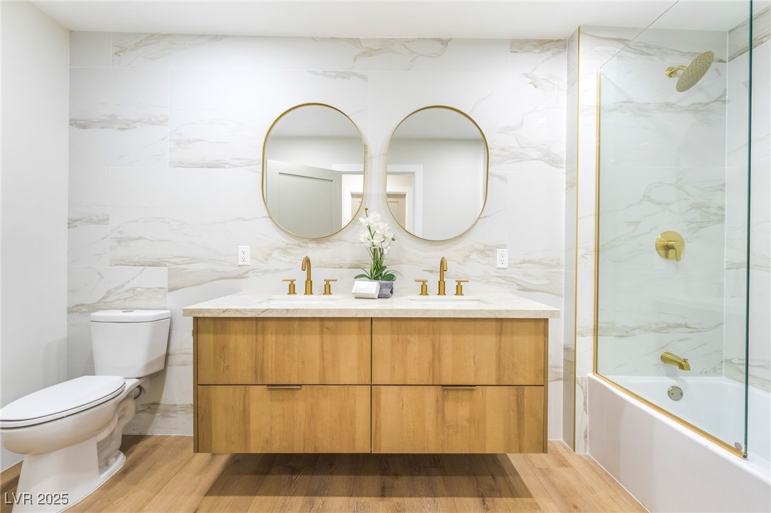 2504 Llewellyn Drive