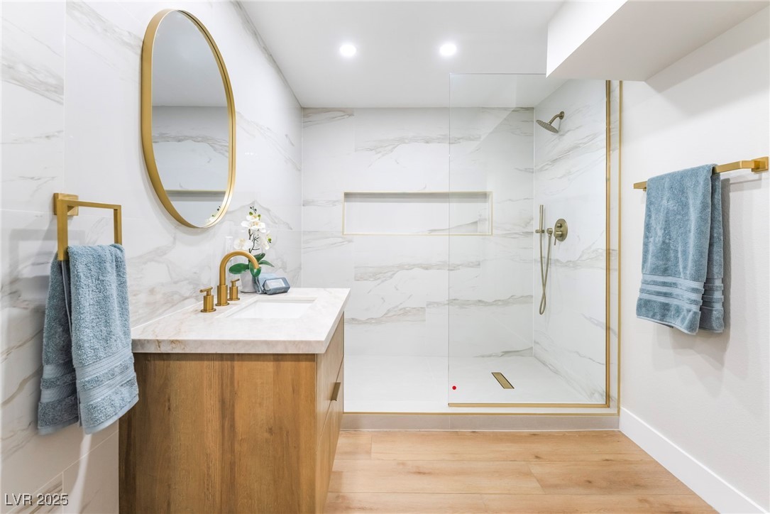 2504 Llewellyn Drive