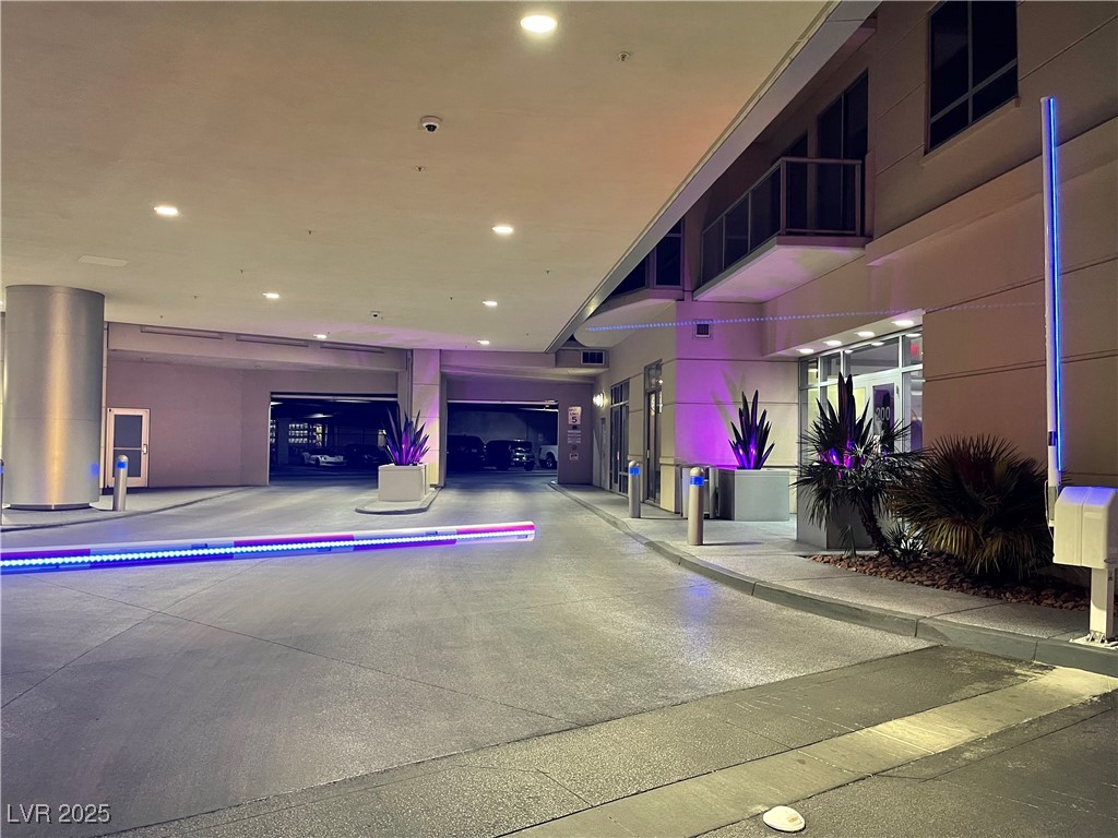 200 West Sahara Avenue 2211