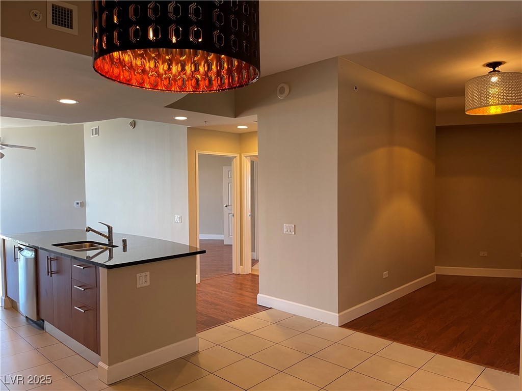 200 West Sahara Avenue 2211