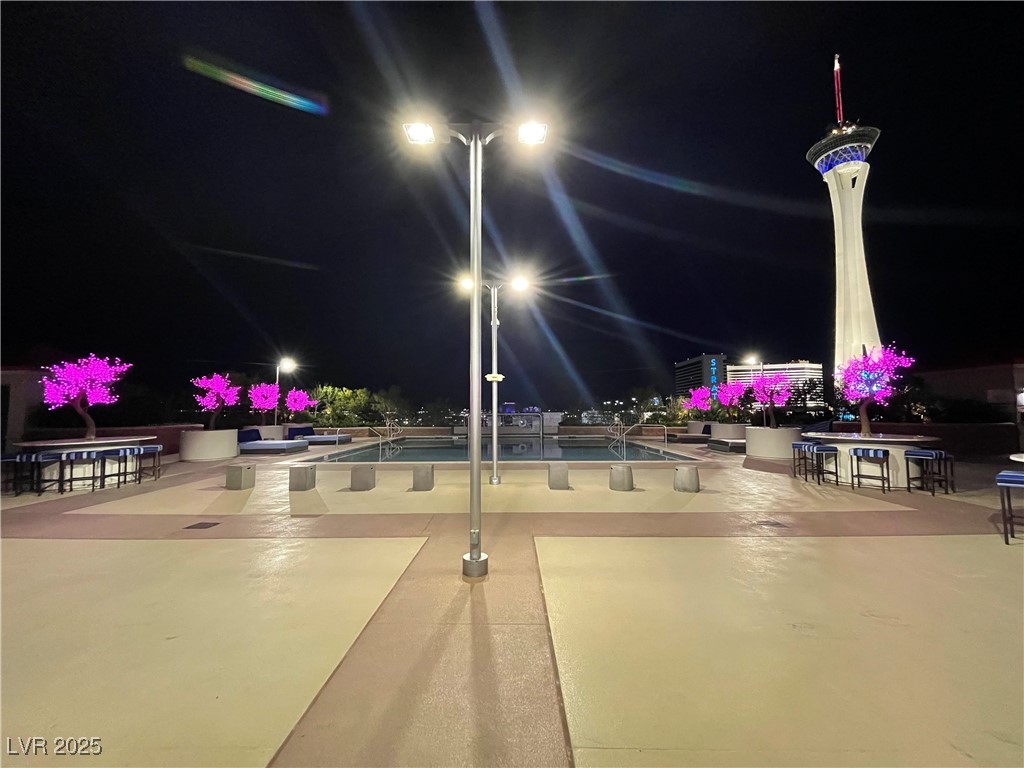 200 West Sahara Avenue 2211