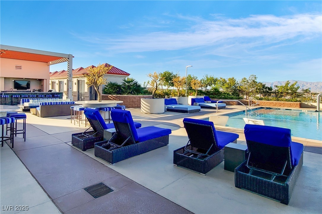 200 West Sahara Avenue 2211