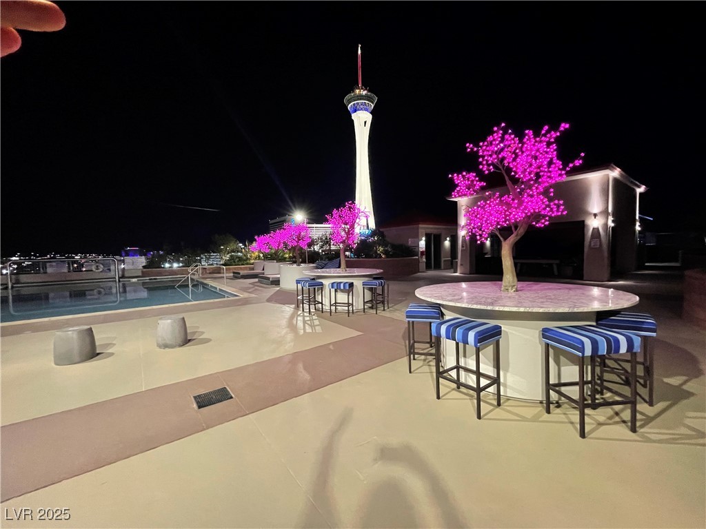 200 West Sahara Avenue 2211