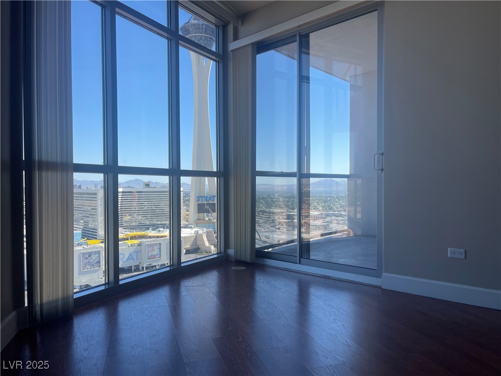200 West Sahara Avenue 2211