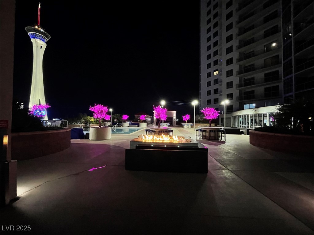 200 West Sahara Avenue 2211