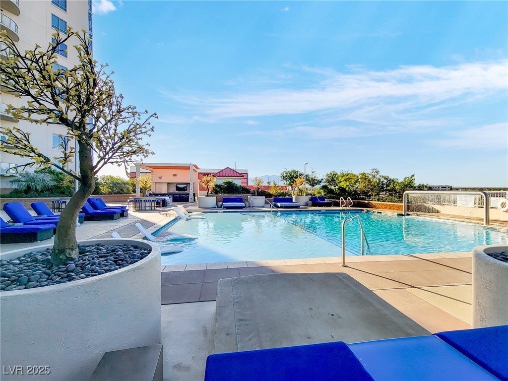 200 West Sahara Avenue 2211