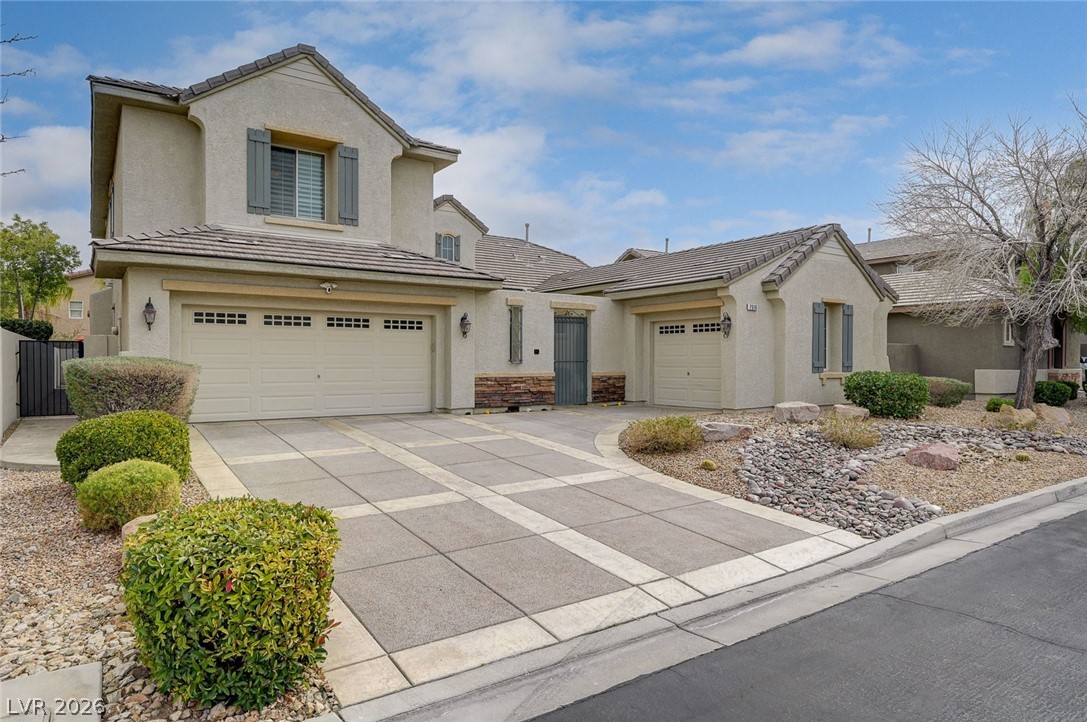 7516 Cliff Peaks Street