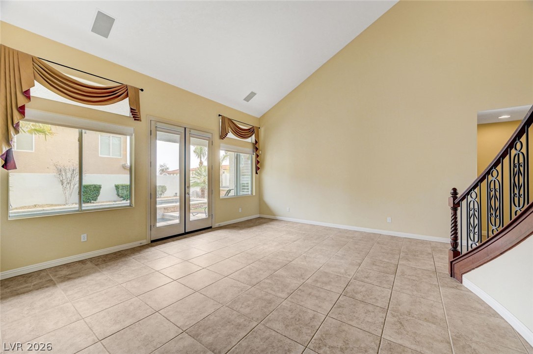 7516 Cliff Peaks Street