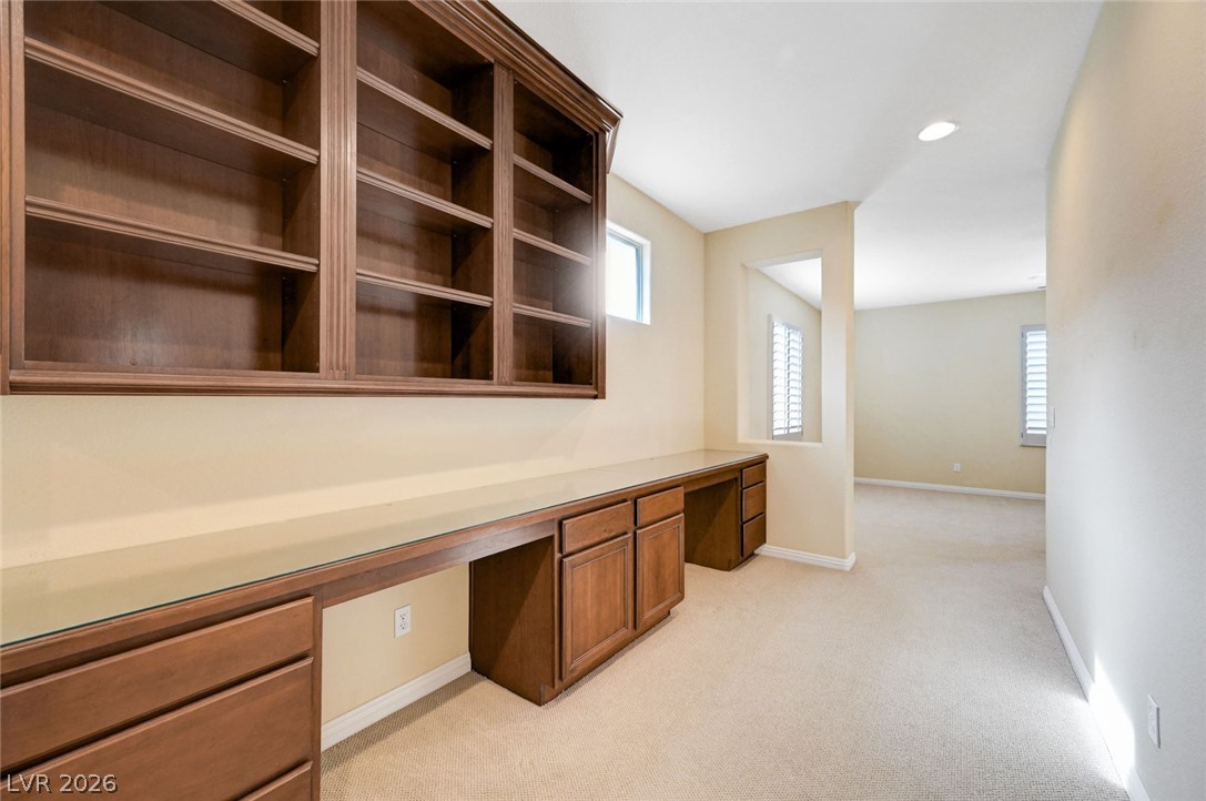 7516 Cliff Peaks Street