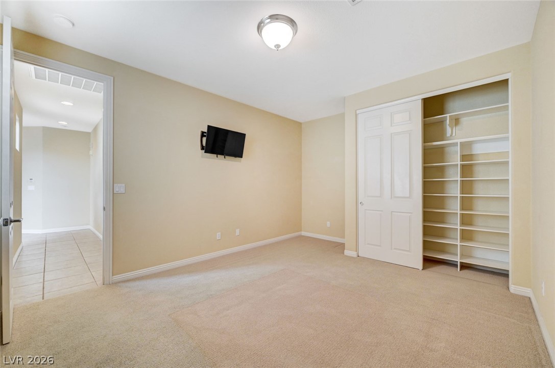 7516 Cliff Peaks Street