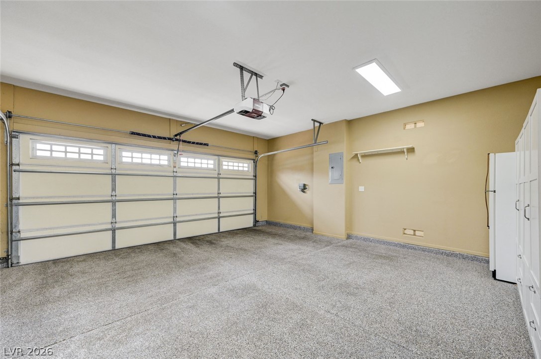 7516 Cliff Peaks Street